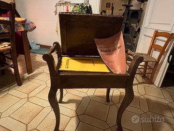 Sgabello da pianoforte