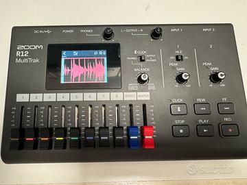 Zoom R12