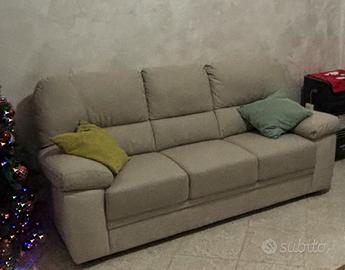Divano 3 posti nuovo