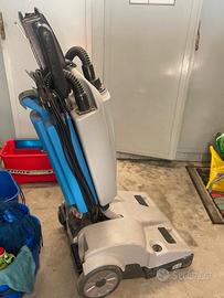 macchina lavasciuga pavimenti professionale 