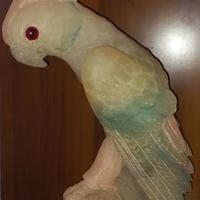 statua pappagallo in alabastro