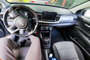 Kia  stonic  1.2 gpl