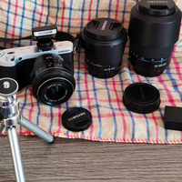 Samsung mirrorless NX300 super accessoriata