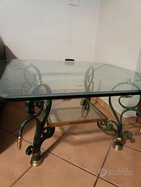 Tavolino da salotto in ferro battuto.