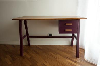 Scrivania moderna in legno