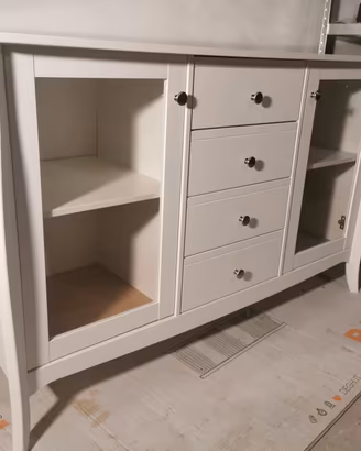 mobile bianco