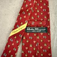 Cravatta Salvatore Ferragamo originale