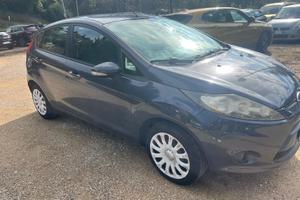 Ford Fiesta 1.2 Benzina - Neopatentati