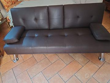 Divano letto in ecopelle