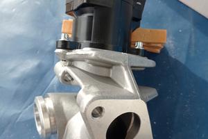 Valvola EGR per Peugeot 206 207  Citroen C1 C2 e 