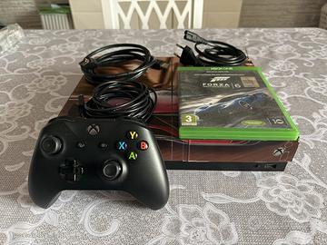 Xbox One X con accessori