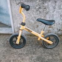 bicicletta senza pedali 