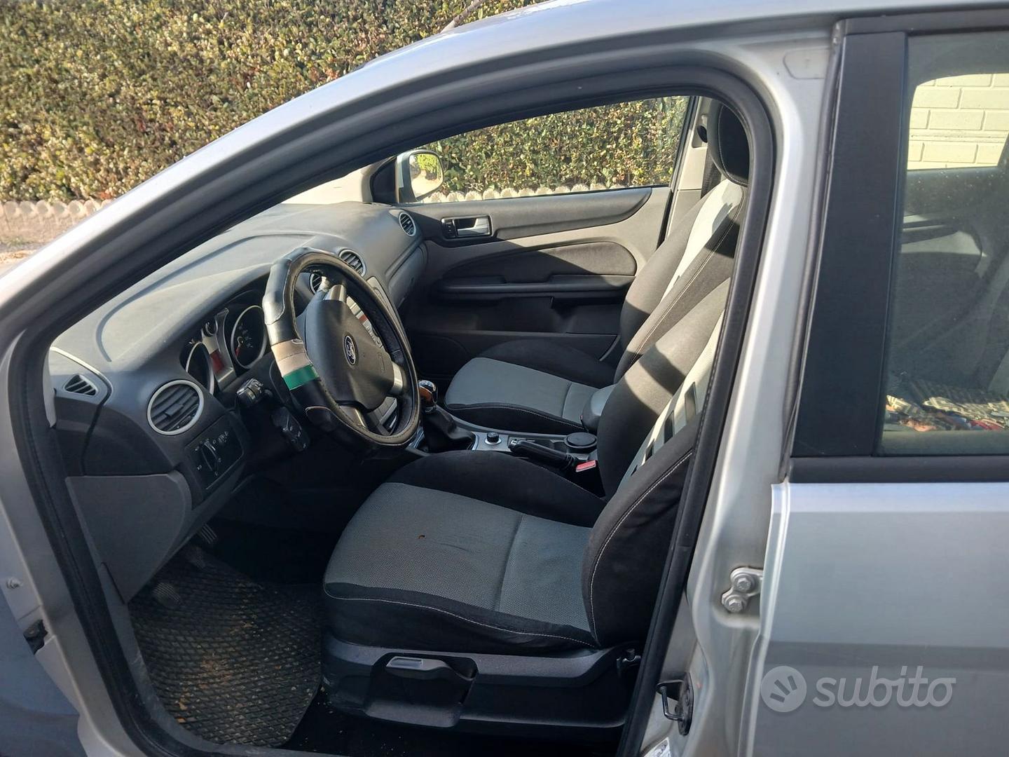 Ford Focus 2009 photo 2