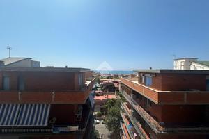 3 LOCALI A LADISPOLI