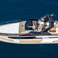 Solemar 33 SE con 2 x 300 HP Mercury