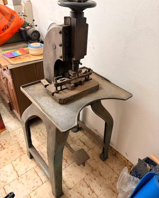 Troncatrice/piegratice manuale a pedale