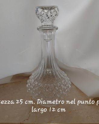 Elegante Decanter in Cristallo Lavorato con Tappo