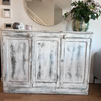 Credenza vintage in legno a tre ante