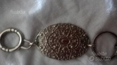 Portachiavi etnico con gancio in metallo