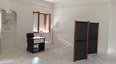 Stanza Uso Studio Montecassiano