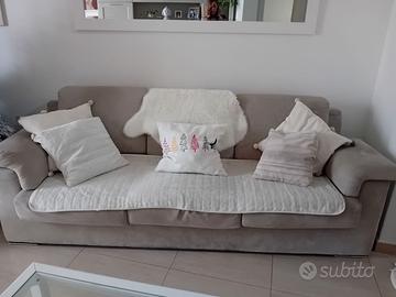 Divano tre posti
