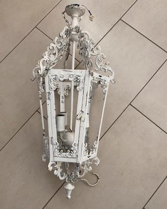 Lampadario in ferro battuto anticato stile shabby