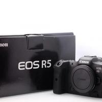 CANON R5 CON OBIETTIVO 24-105 f.4