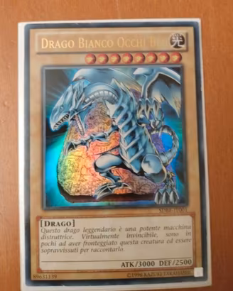 Drago Bianco Occhi Blu (Ultra Rare)