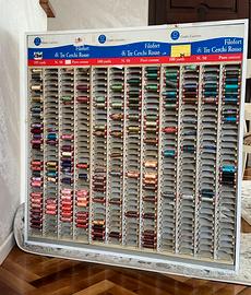 Mobile da merceria Coats Cucirini vintage con fili