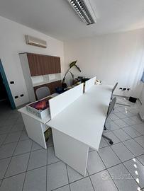 MultipostaIone ufficio 4 posti - 2 scrivanie doppi