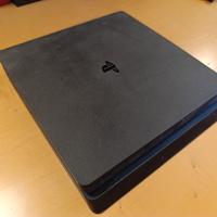 PlayStation 4 Slim + controller e 5 giochi