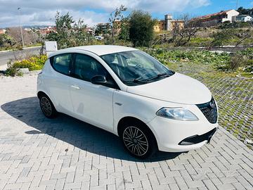 Lancia Ypsilon 1.3MLJT BASSI CONSUMI 2013