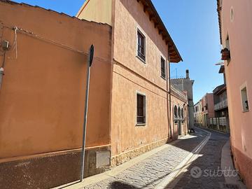 Casa indipendente su due livelli