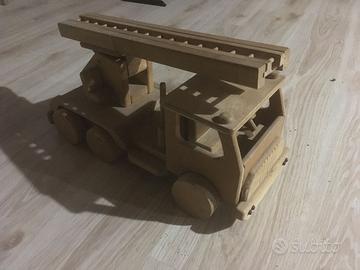 camion autopompa in legno
