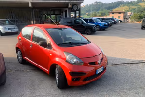 Toyota Aygo benz-5 porte neo patentati, frizione d