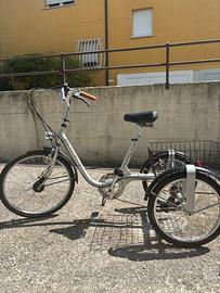 Triciclo per adulti a pedali