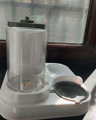 Dispenser cibo gatto