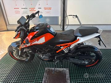 KTM DUKE 125