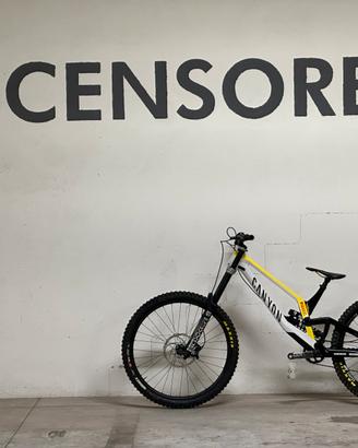 Canyon Sender CFR  mullet downhill