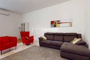 Trilocale ristrutturato e arredato in centro