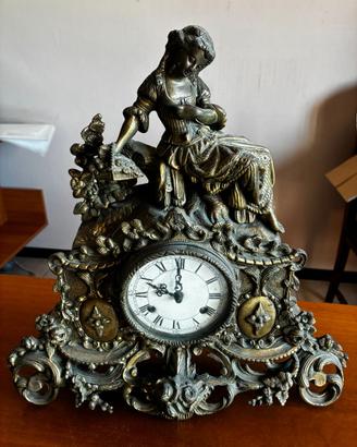 Splendido orologio da tavolo in bronzo