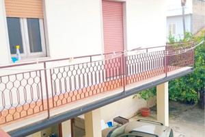 Su due livelli con cortile esclusivo 190 mq