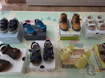 Scarpe e sandaletti per bambino taglia 20-24