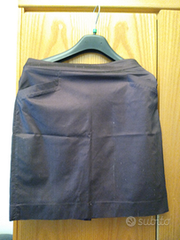 Minigonna colore vinaccia con tasche