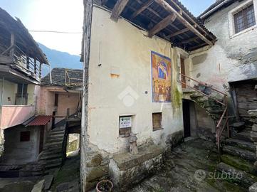 CASA SEMINDIPENDENTE A MONTESCHENO