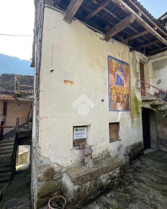CASA SEMINDIPENDENTE A MONTESCHENO