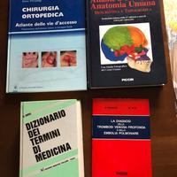 Libri medici e dizionario