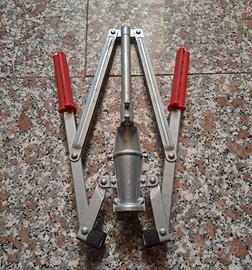 Tappatrice a due leve