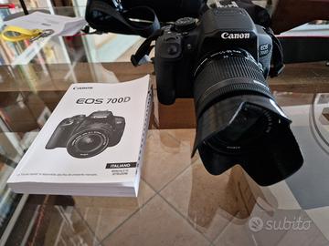 Canon EOS 700D + Obiettivo 18-55mm + Accessori 