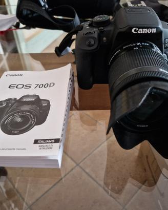 Canon EOS 700D + Obiettivo 18-55mm + Accessori 